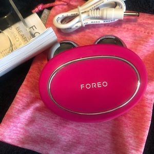 Foreo Bear. Like new.